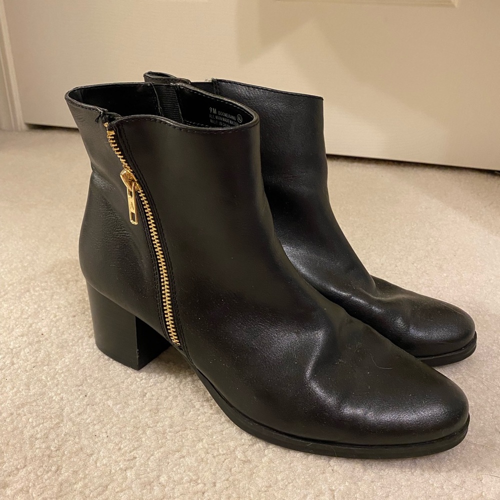Aerosole black ankle booties